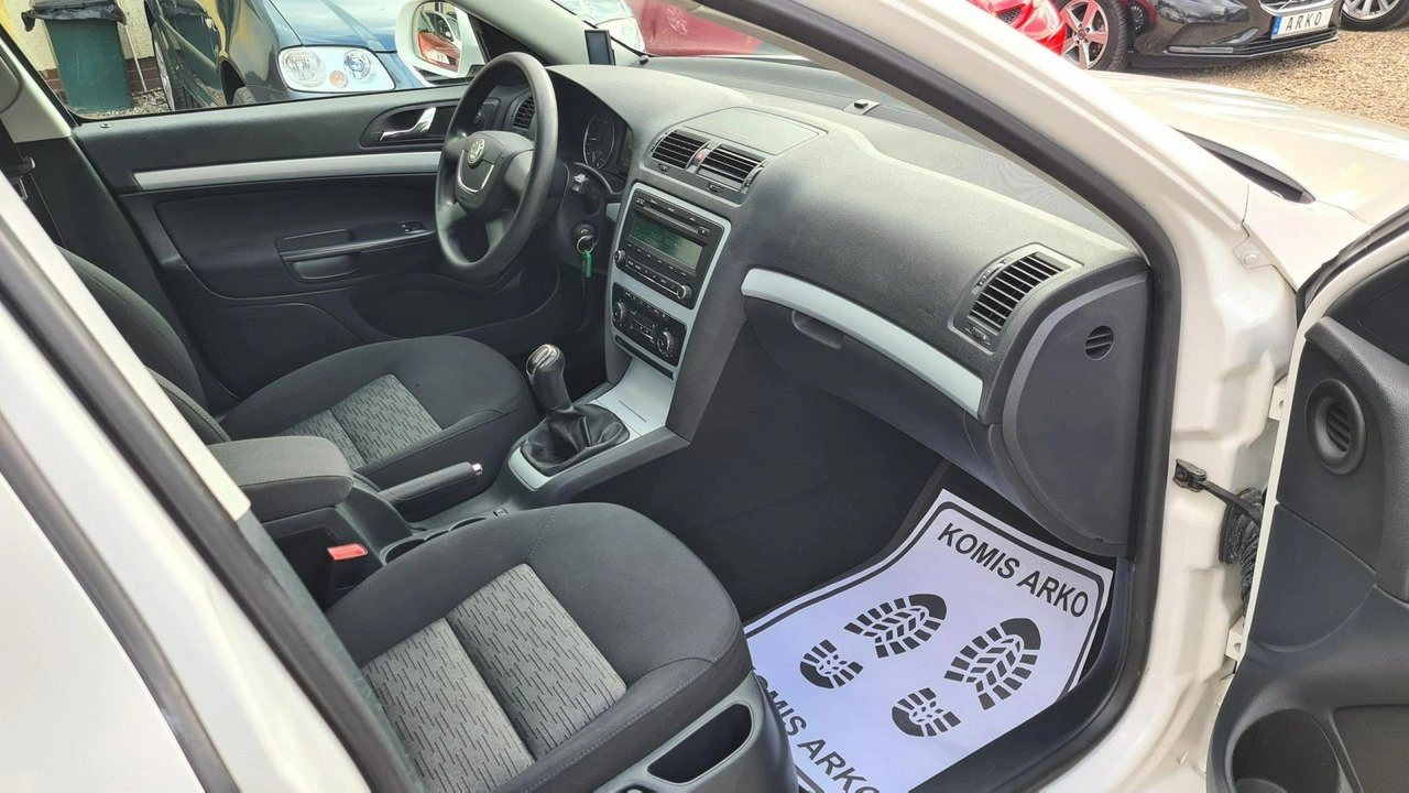 Skoda Octavia - Zdjęcie 12