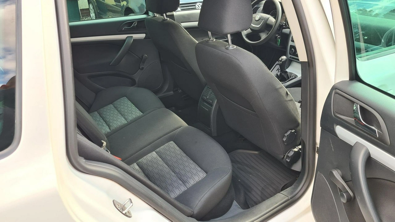 Skoda Octavia - Zdjęcie 13