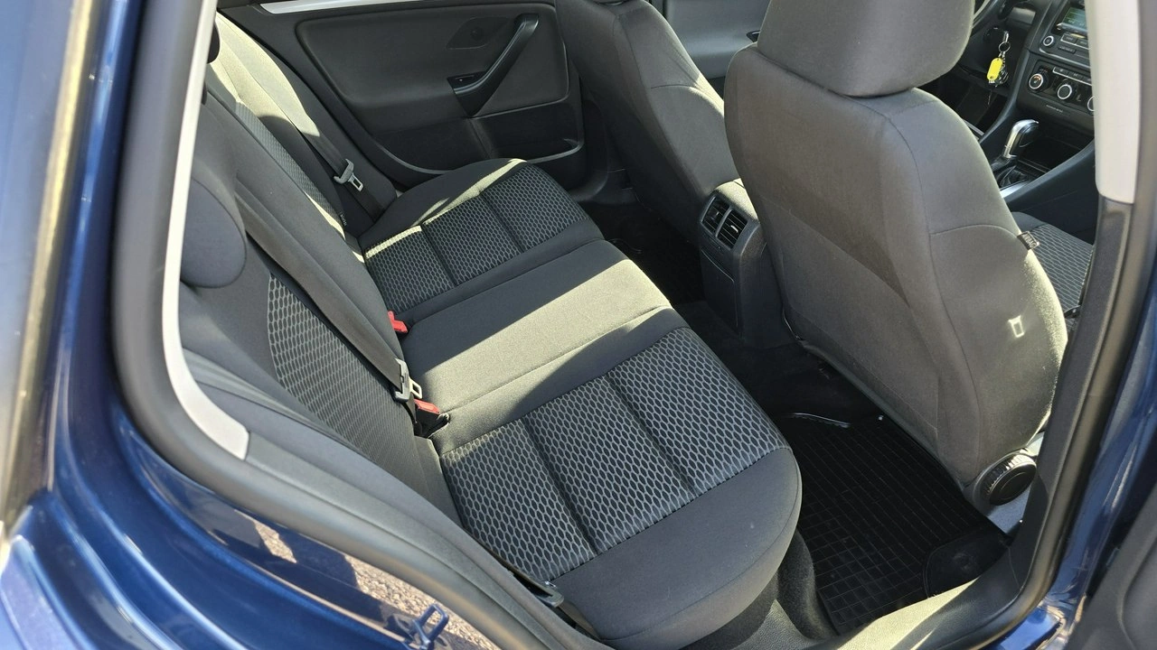 Volkswagen Golf - Zdjęcie 13