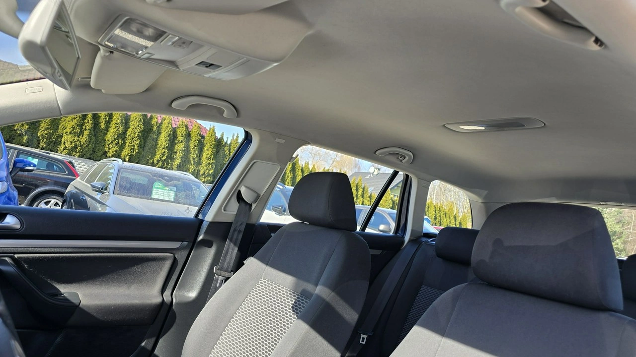 Volkswagen Golf - Zdjęcie 22