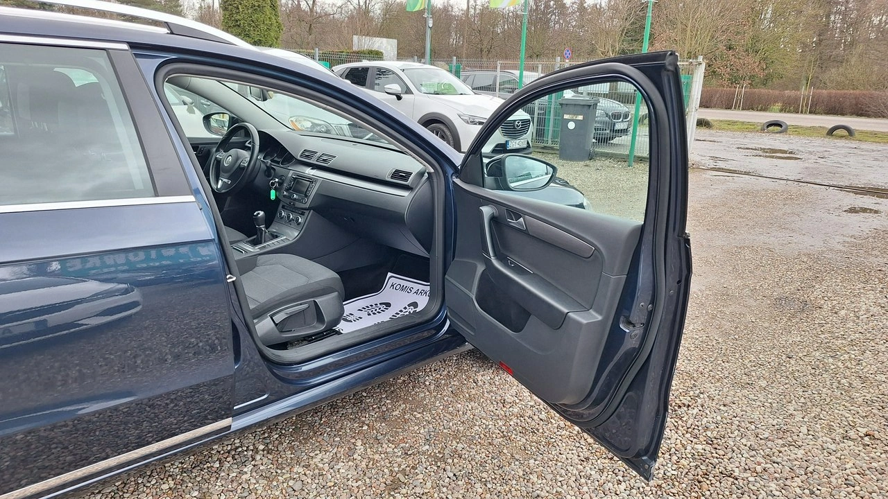Volkswagen Passat - Zdjęcie 11