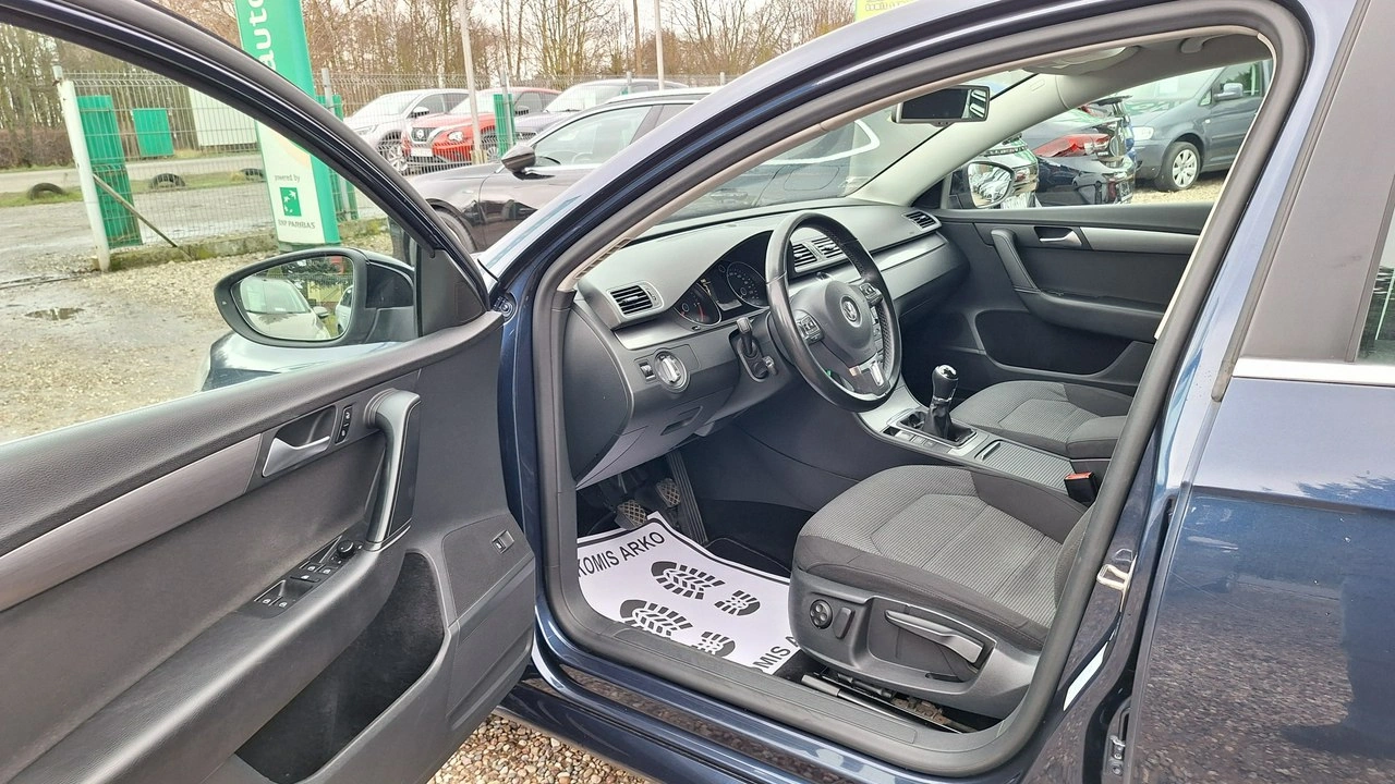 Volkswagen Passat - Zdjęcie 8