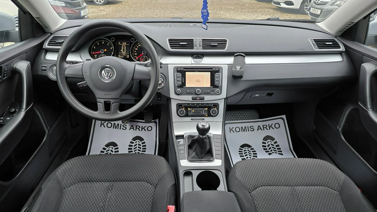 Volkswagen Passat - Zdjęcie 10