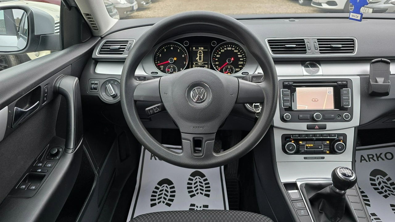 Volkswagen Passat - Zdjęcie 11