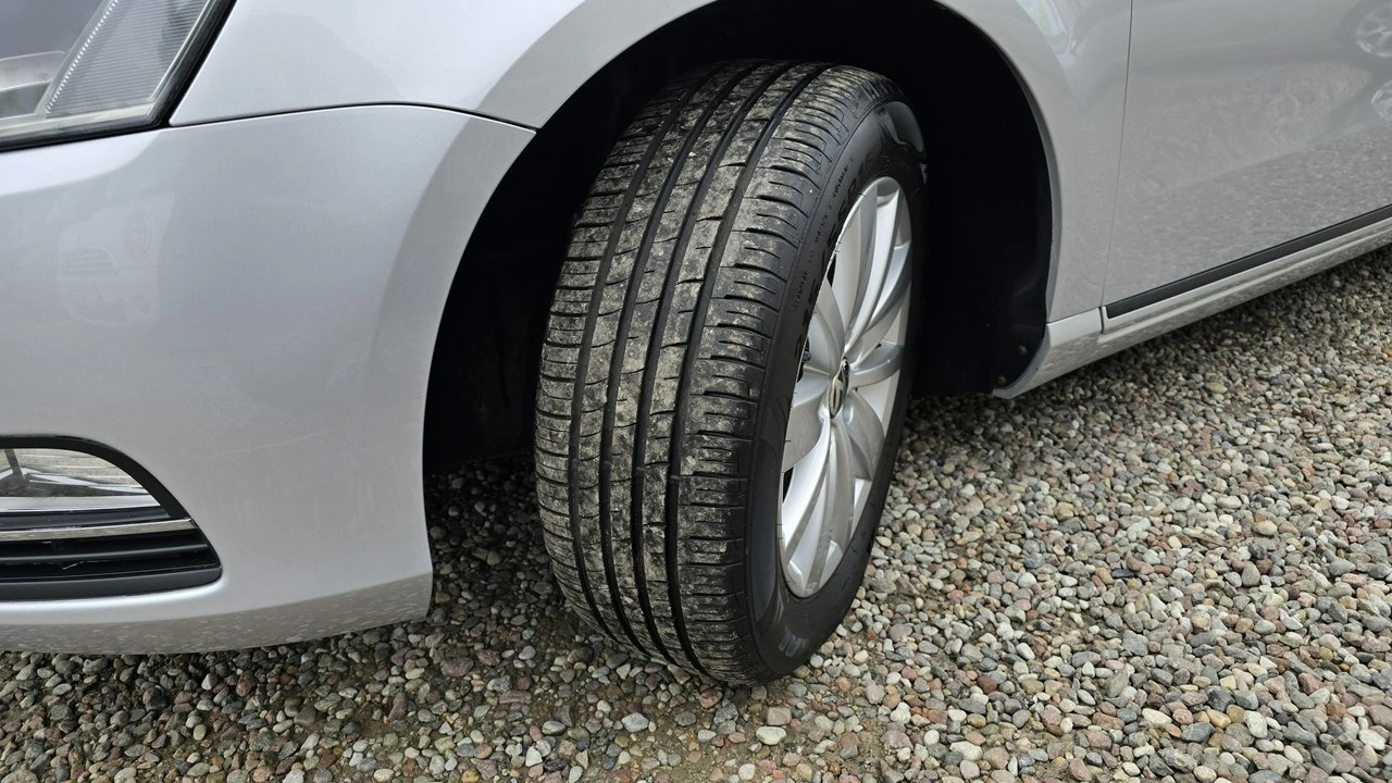 Volkswagen Passat - Zdjęcie 22