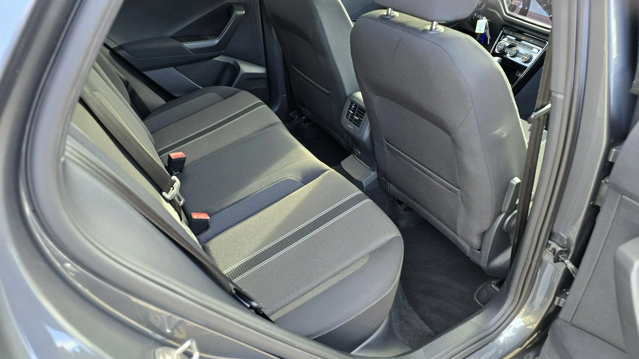 Volkswagen T-Roc - Zdjęcie 13
