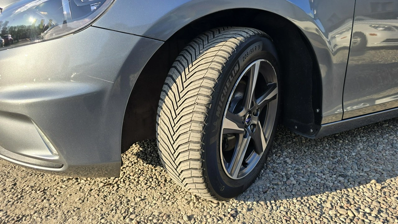 Volvo V40 - Zdjęcie 22