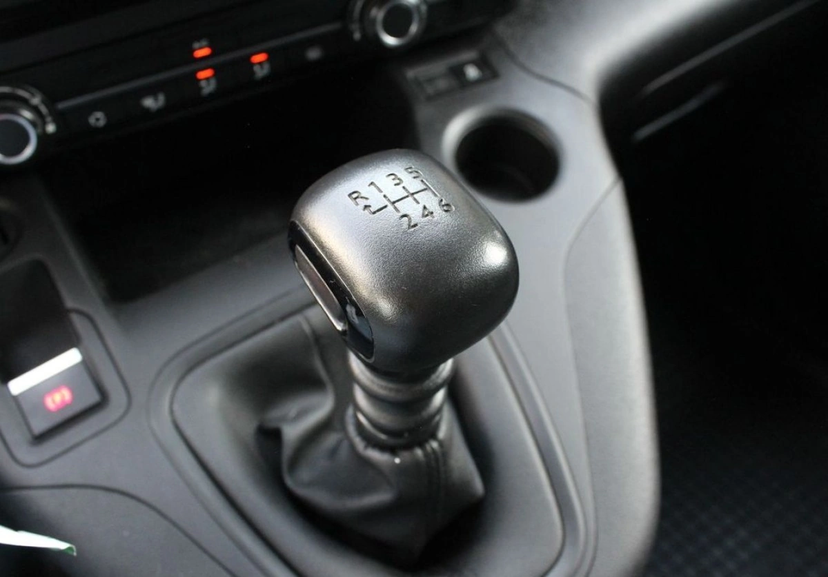 Peugeot Partner - Zdjęcie 18