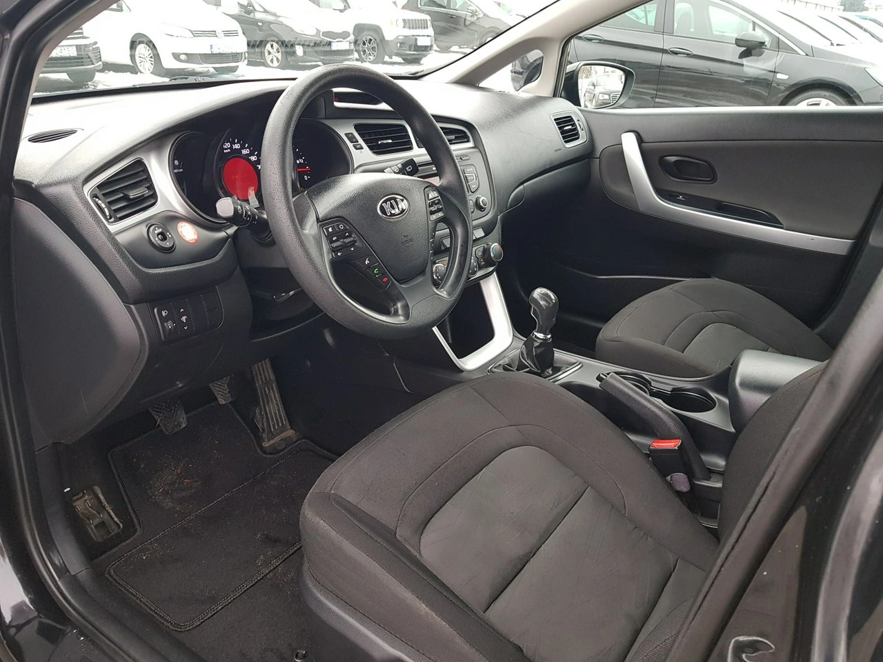 Kia Ceed - Zdjęcie 9