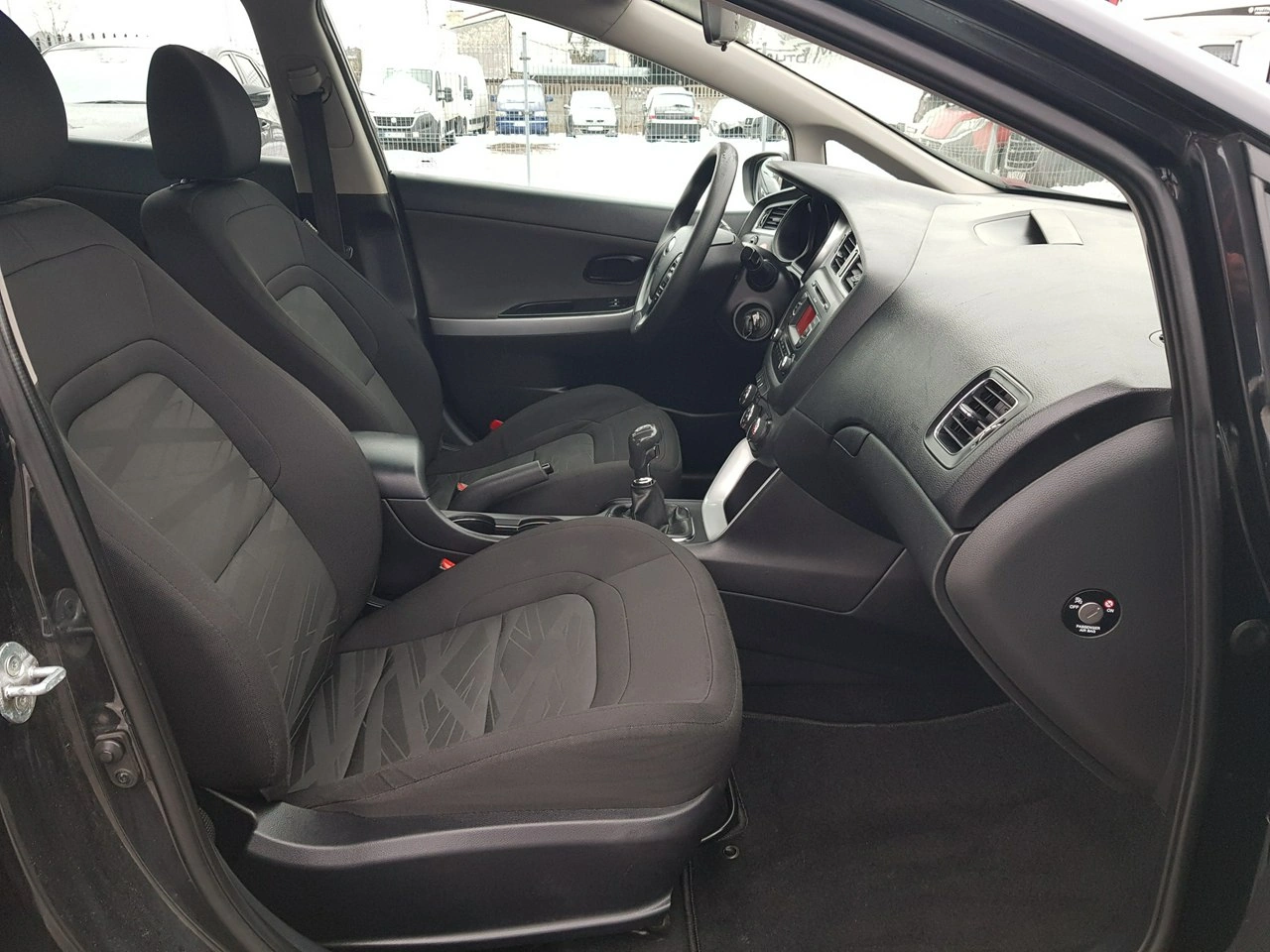 Kia Ceed - Zdjęcie 16