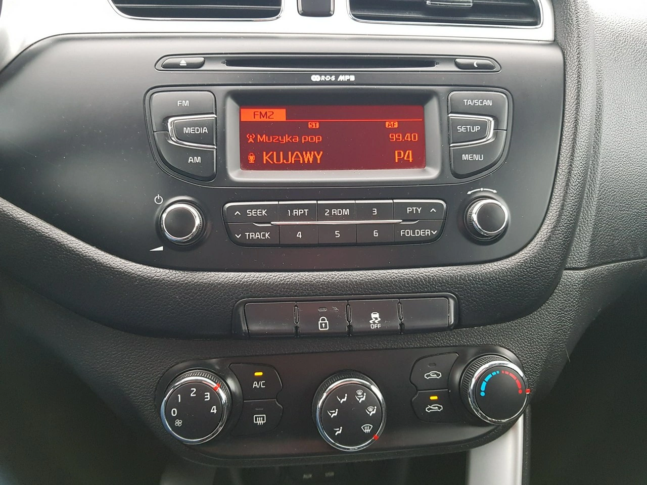 Kia Ceed - Zdjęcie 18