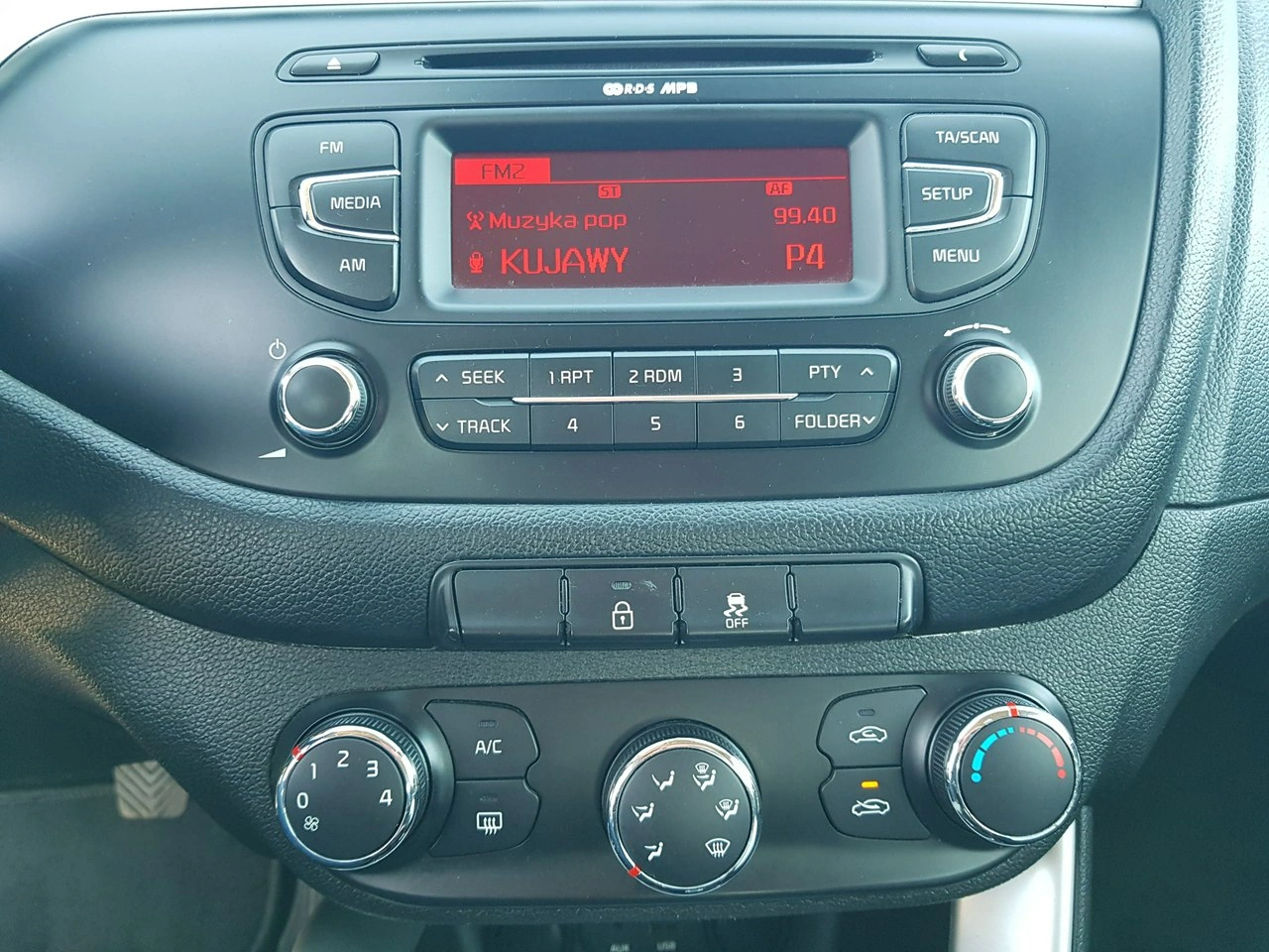 Kia Ceed - Zdjęcie 18