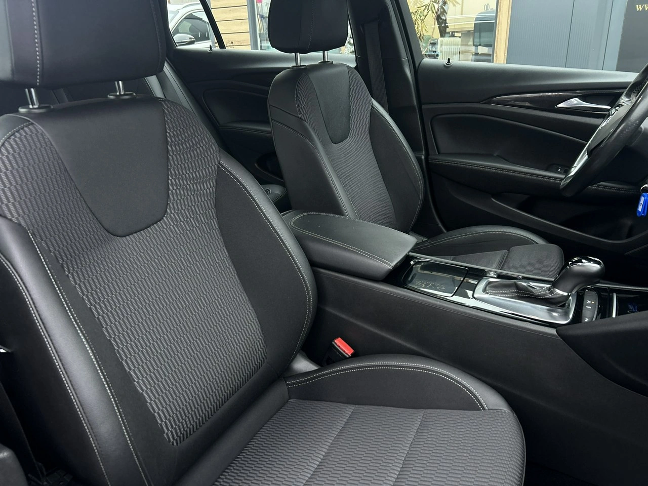 Opel Insignia - Zdjęcie 16