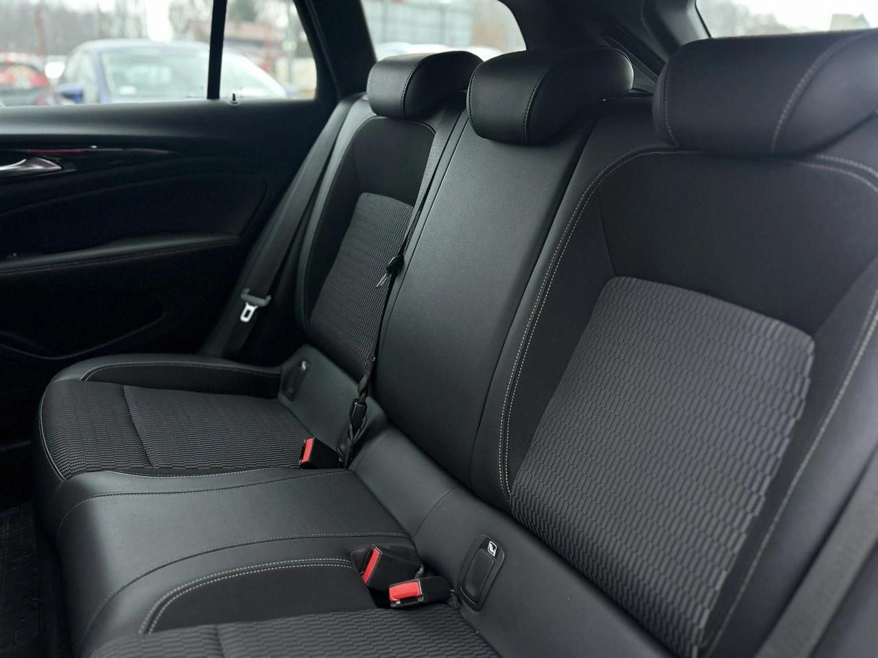 Opel Insignia - Zdjęcie 35