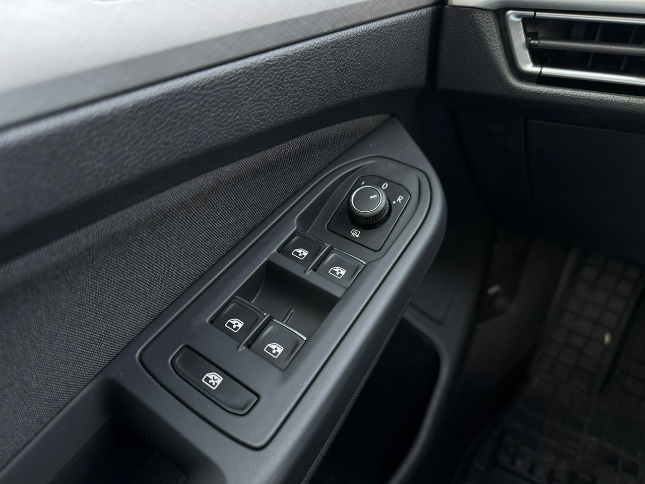 Volkswagen Golf - Zdjęcie 34