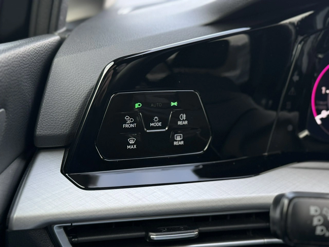 Volkswagen Golf - Zdjęcie 35