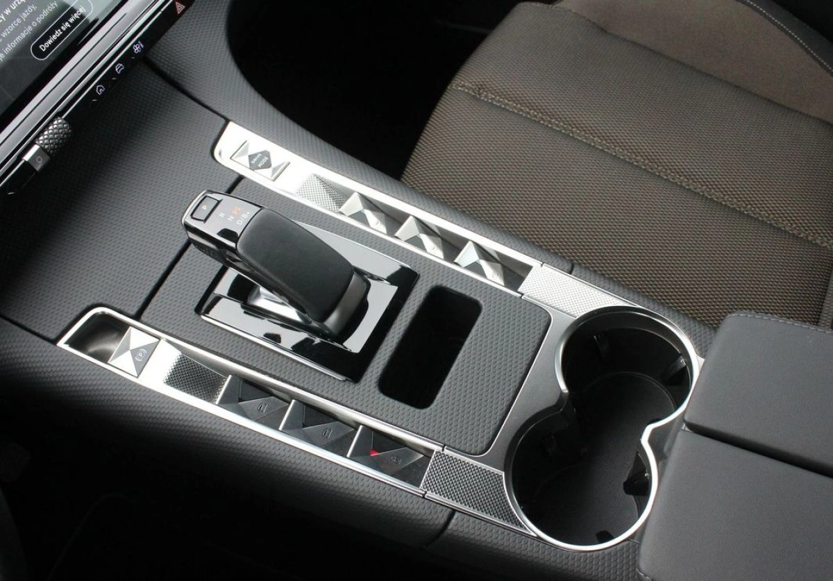 DS Automobiles DS 7 Crossback - Zdjęcie 11