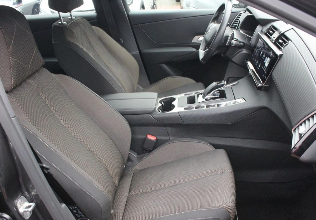 DS Automobiles DS 7 Crossback - Zdjęcie 17