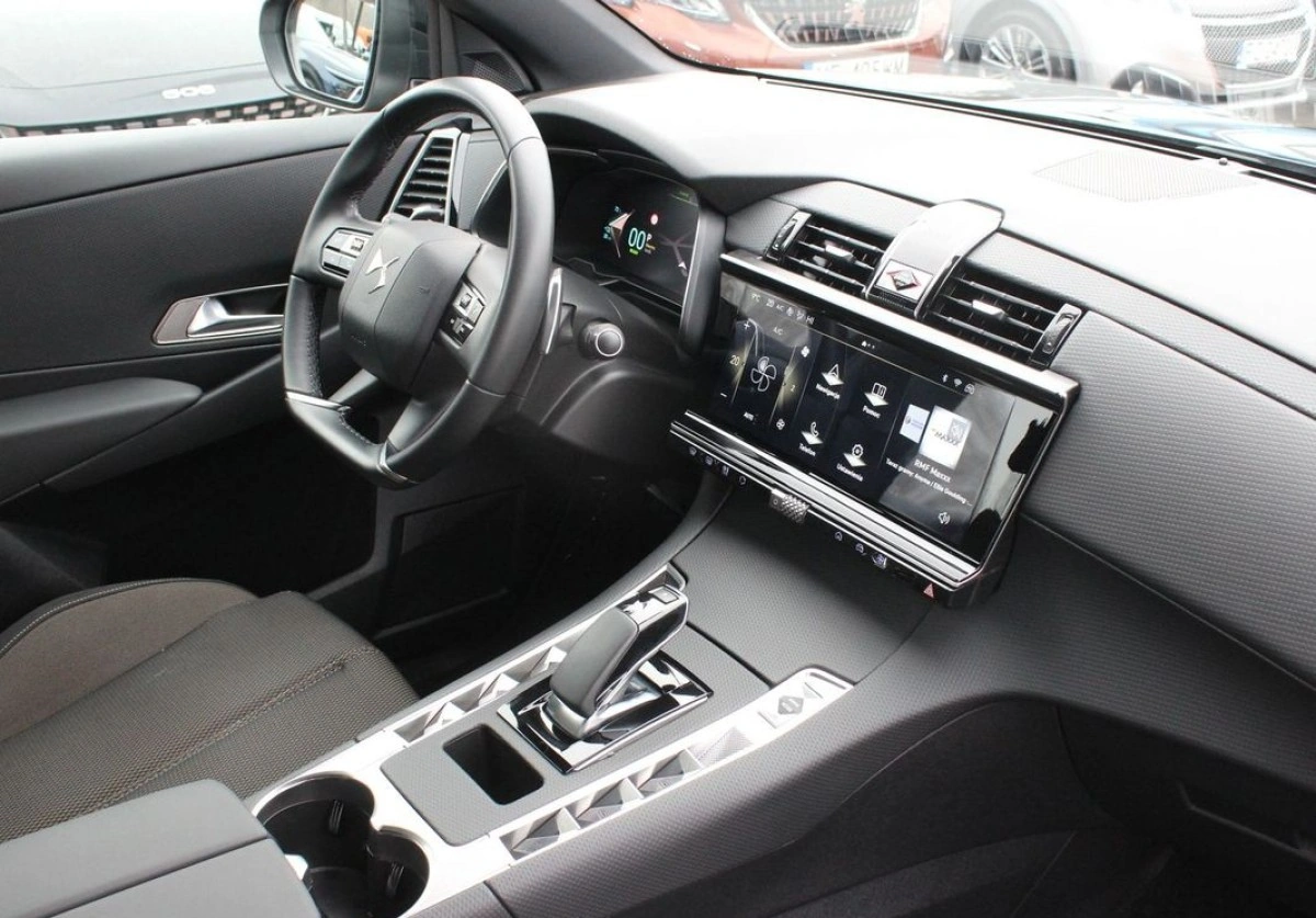 DS Automobiles DS 7 Crossback - Zdjęcie 18