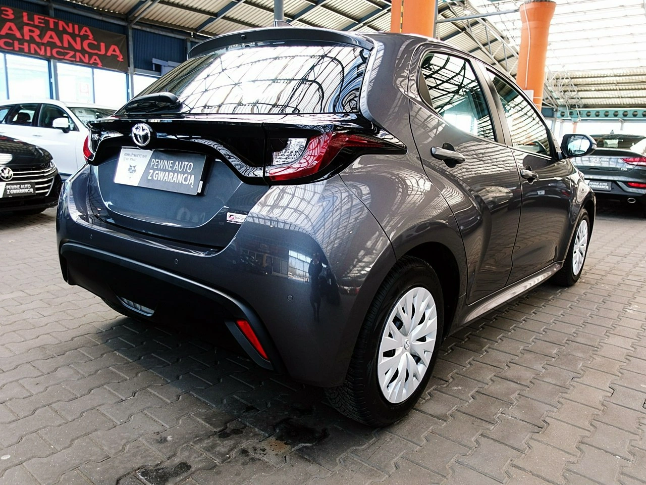 Toyota Yaris - Zdjęcie 8