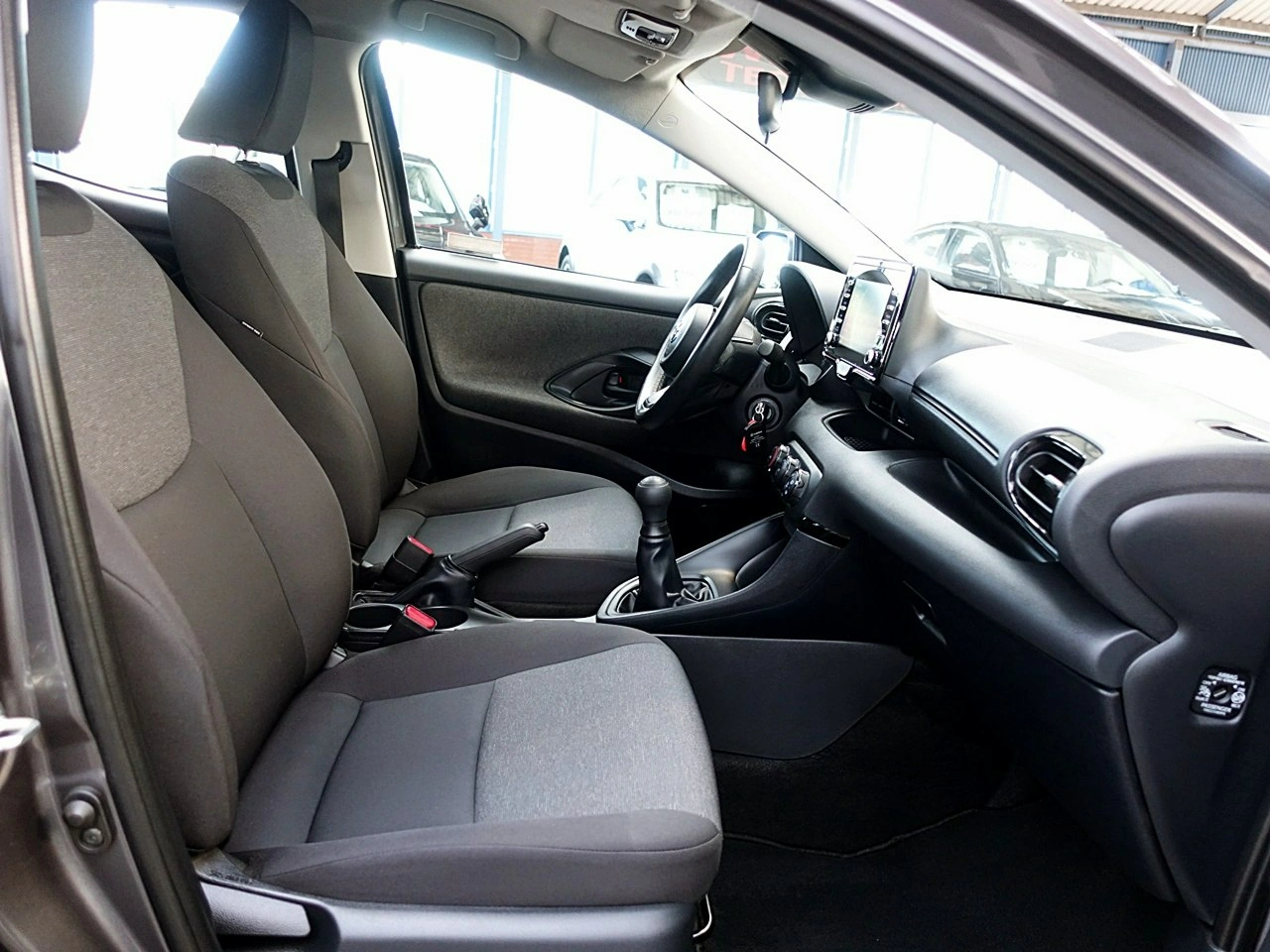Toyota Yaris - Zdjęcie 10