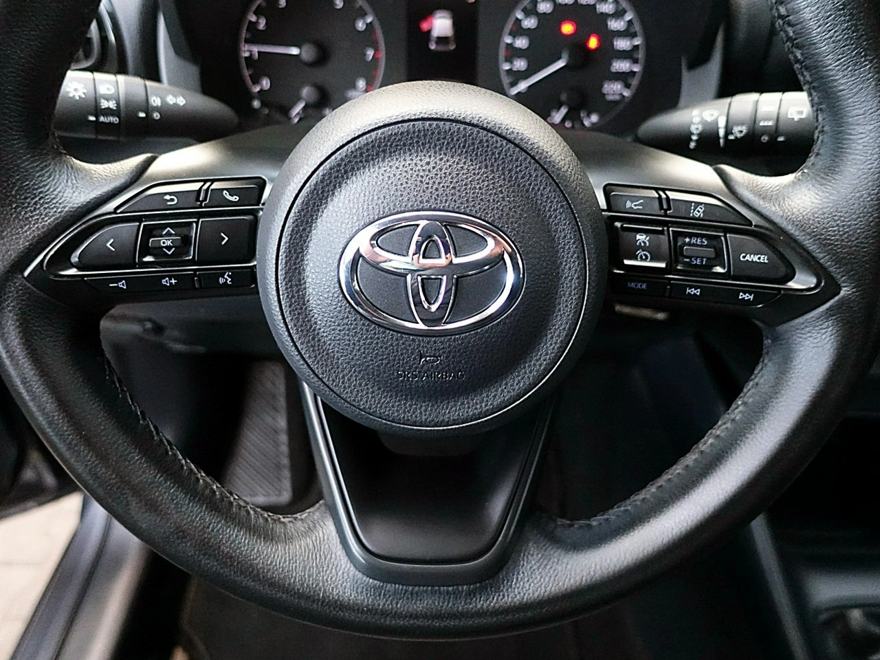 Toyota Yaris - Zdjęcie 15