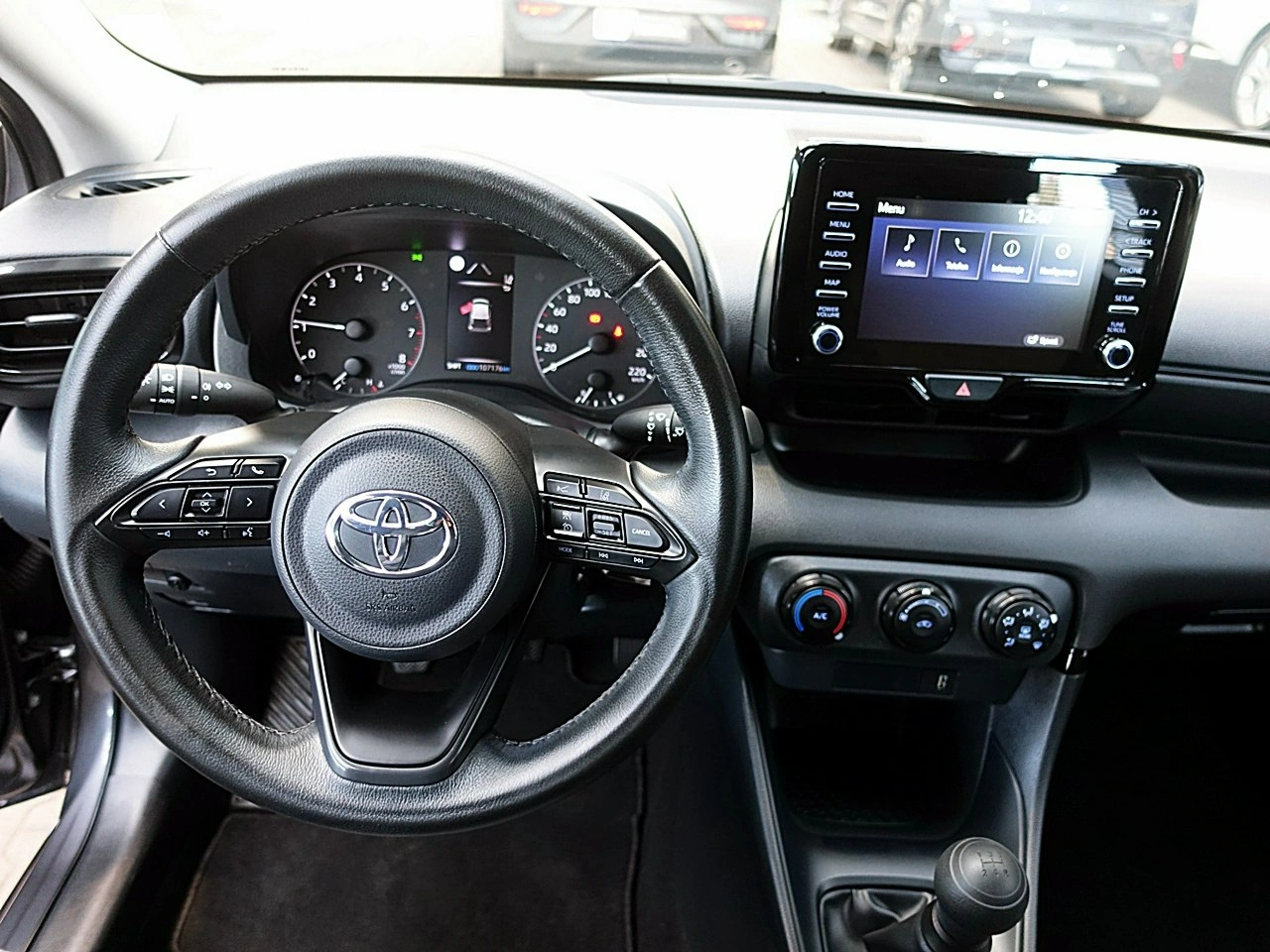 Toyota Yaris - Zdjęcie 16