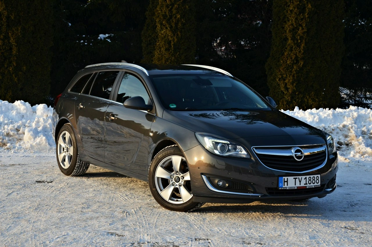 Opel Insignia - Główne zdjęcie
