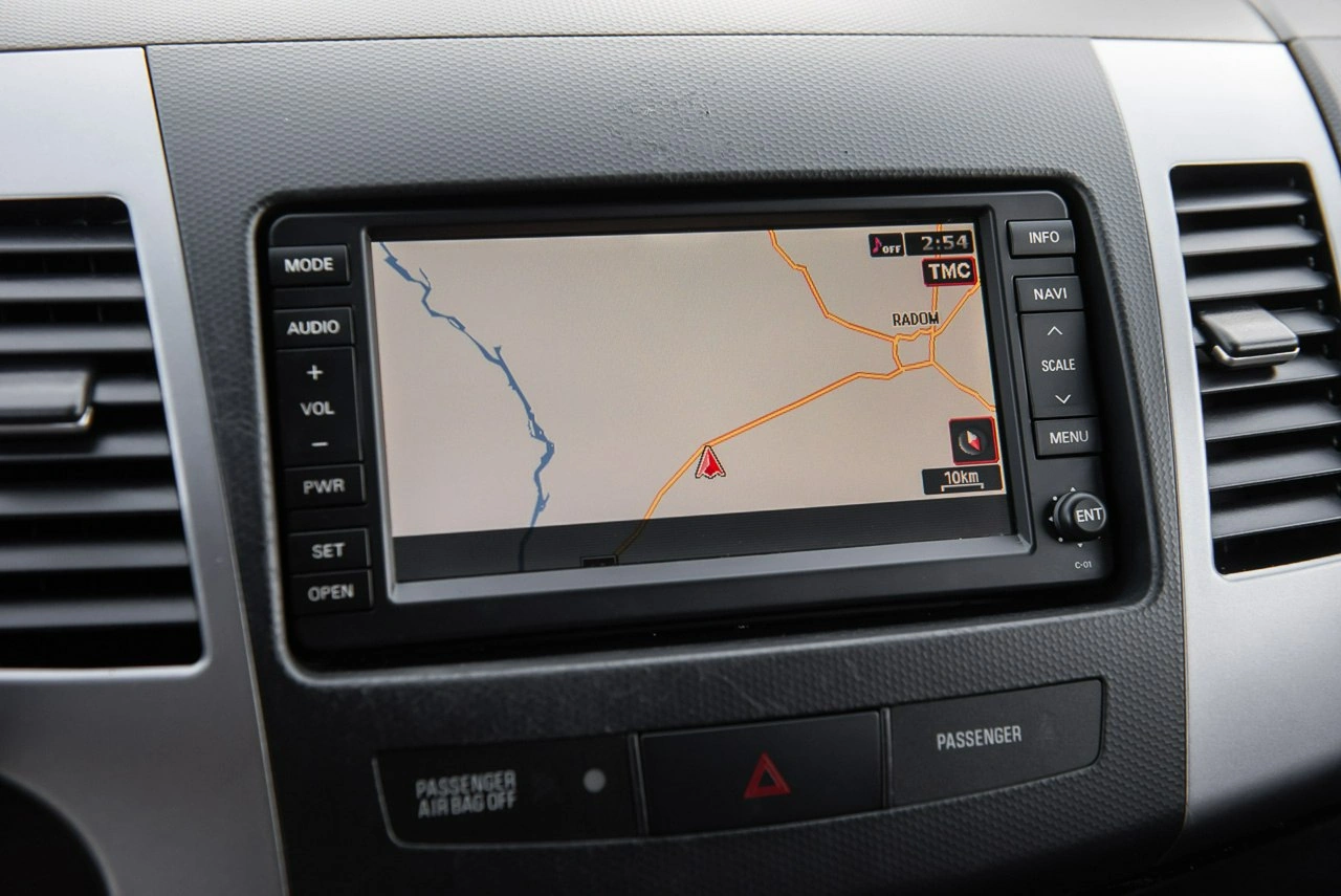 Citroën C-Crosser - Zdjęcie 20