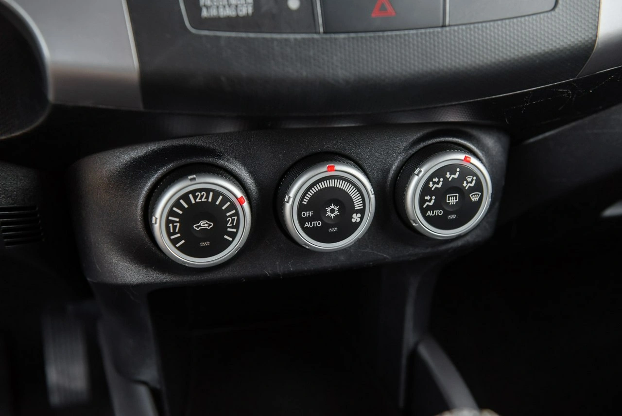 Citroën C-Crosser - Zdjęcie 23