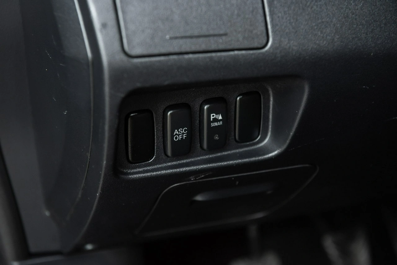 Citroën C-Crosser - Zdjęcie 24