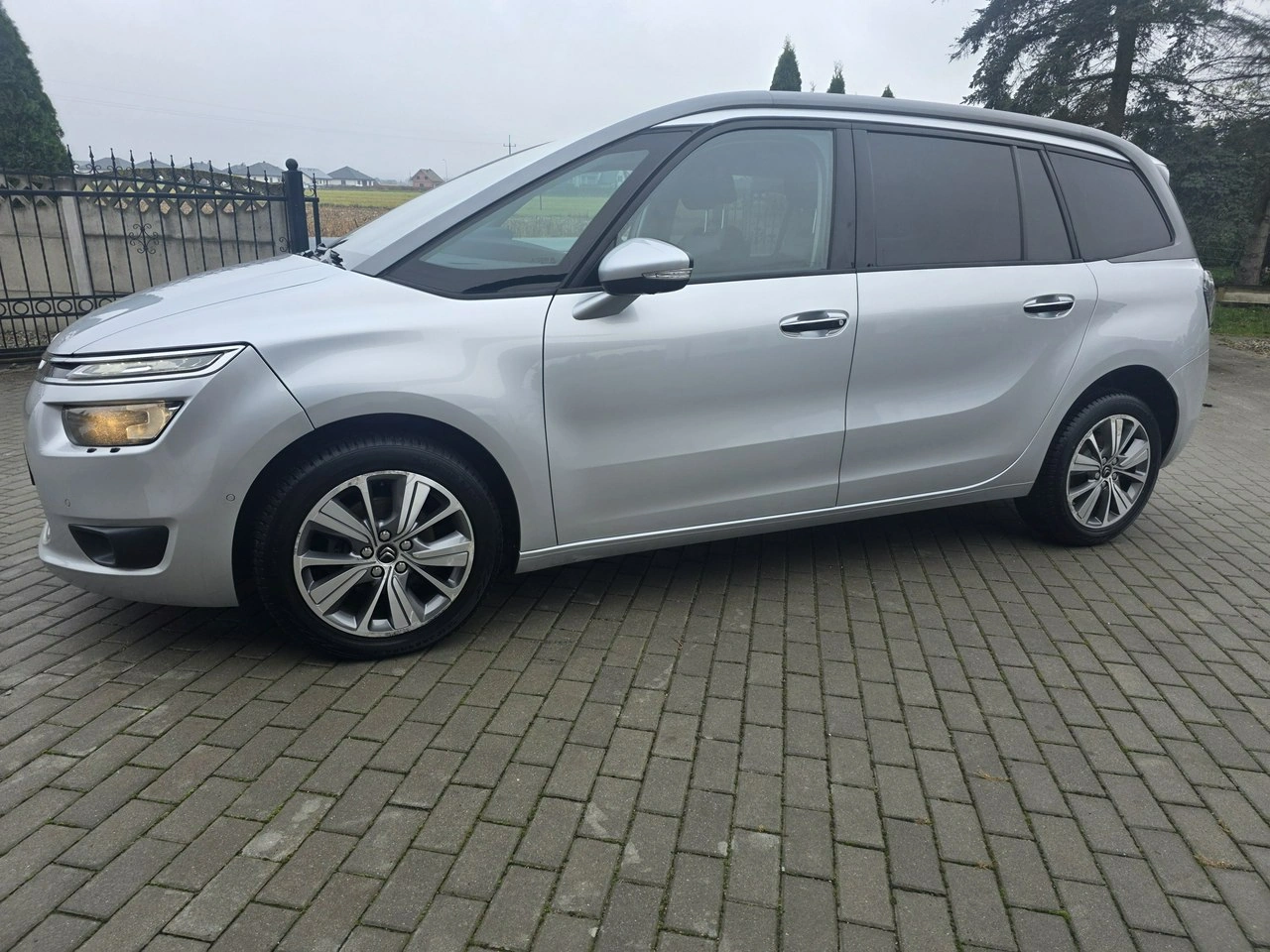 Citroën C4 Grand Picasso - Zdjęcie 17