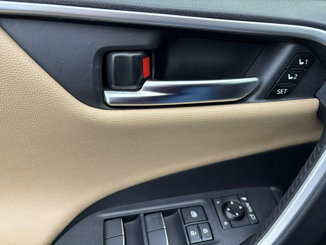 Toyota RAV-4 - Zdjęcie 21