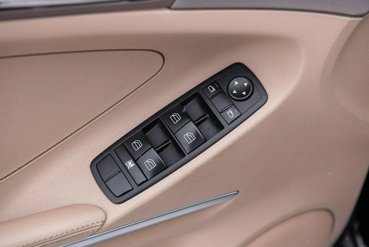 Mercedes ML 320 - Zdjęcie 28