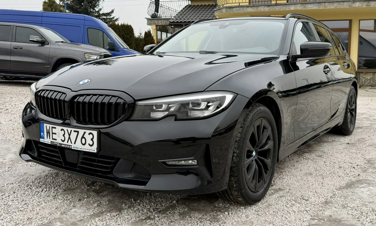 BMW 318 - Główne zdjęcie