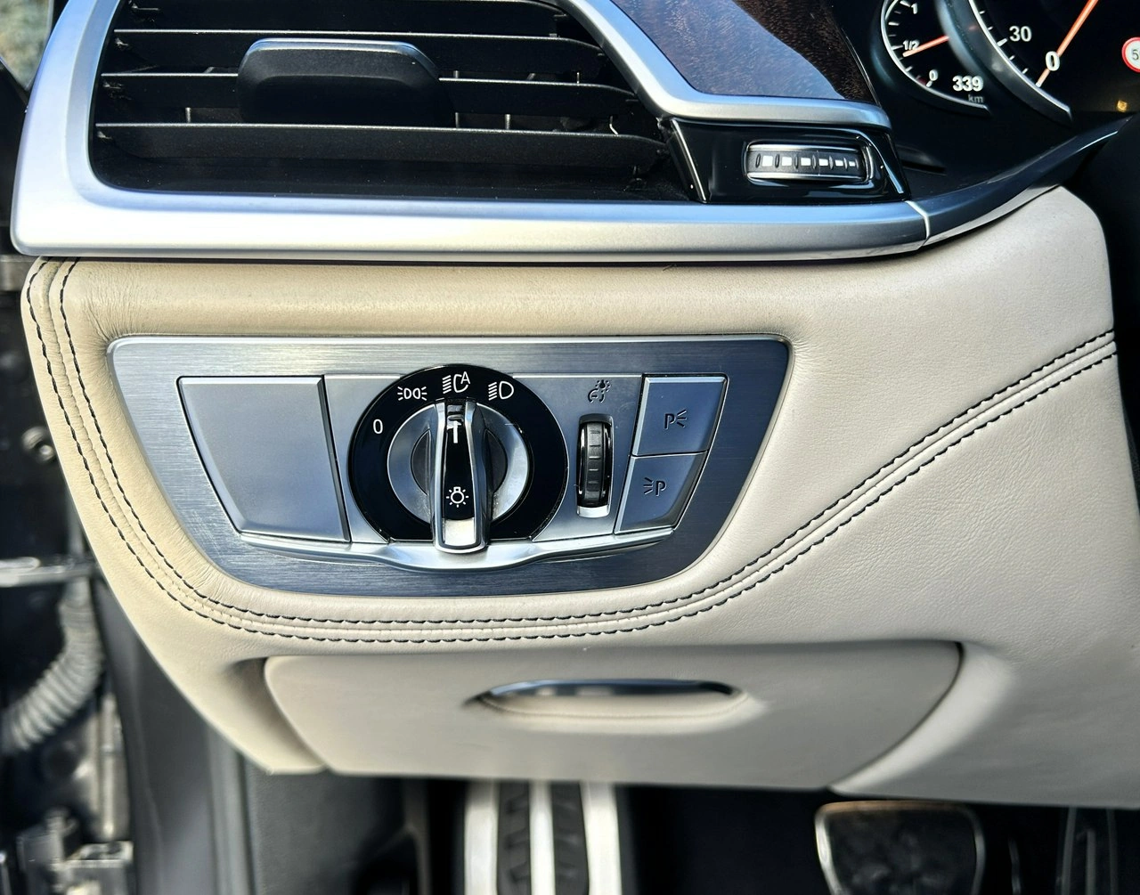 BMW M760 - Zdjęcie 13