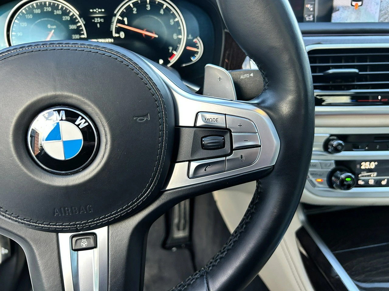 BMW M760 - Zdjęcie 16