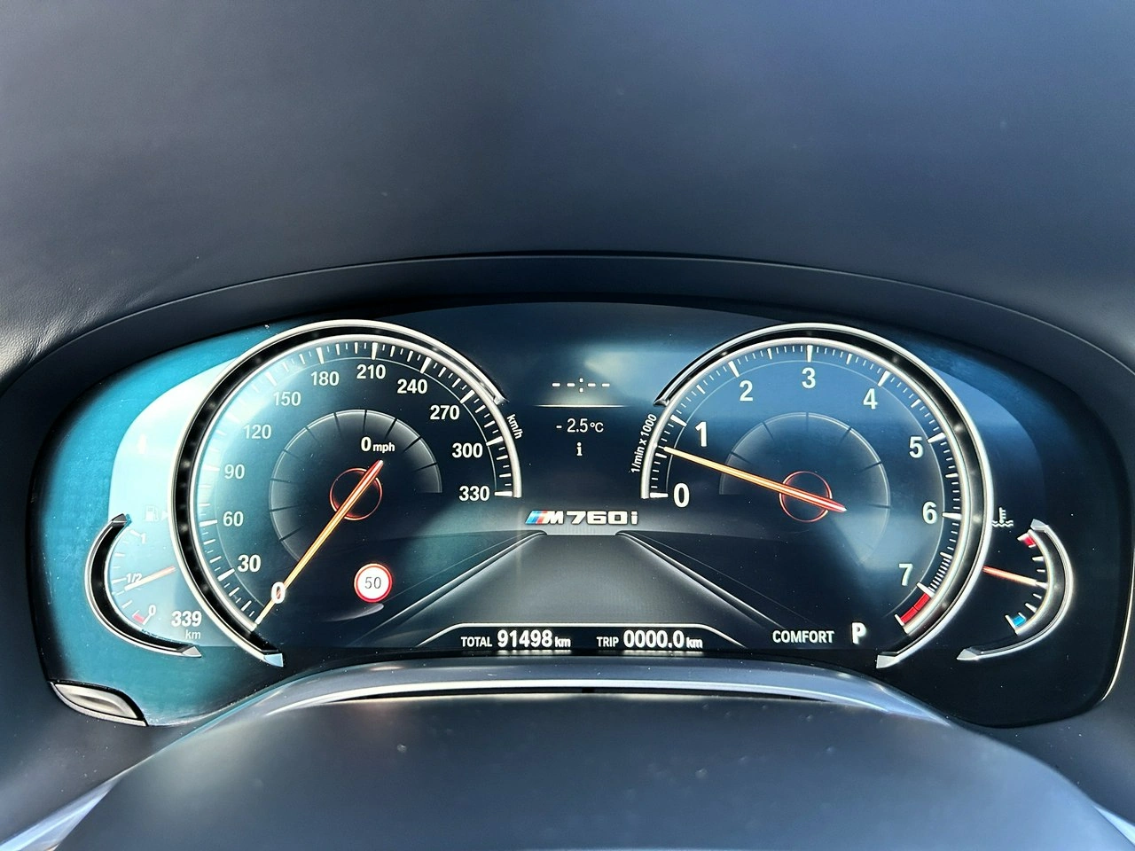 BMW M760 - Zdjęcie 17