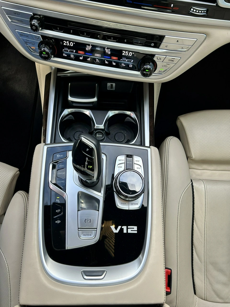 BMW M760 - Zdjęcie 22