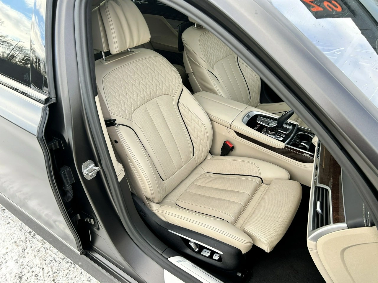 BMW M760 - Zdjęcie 29