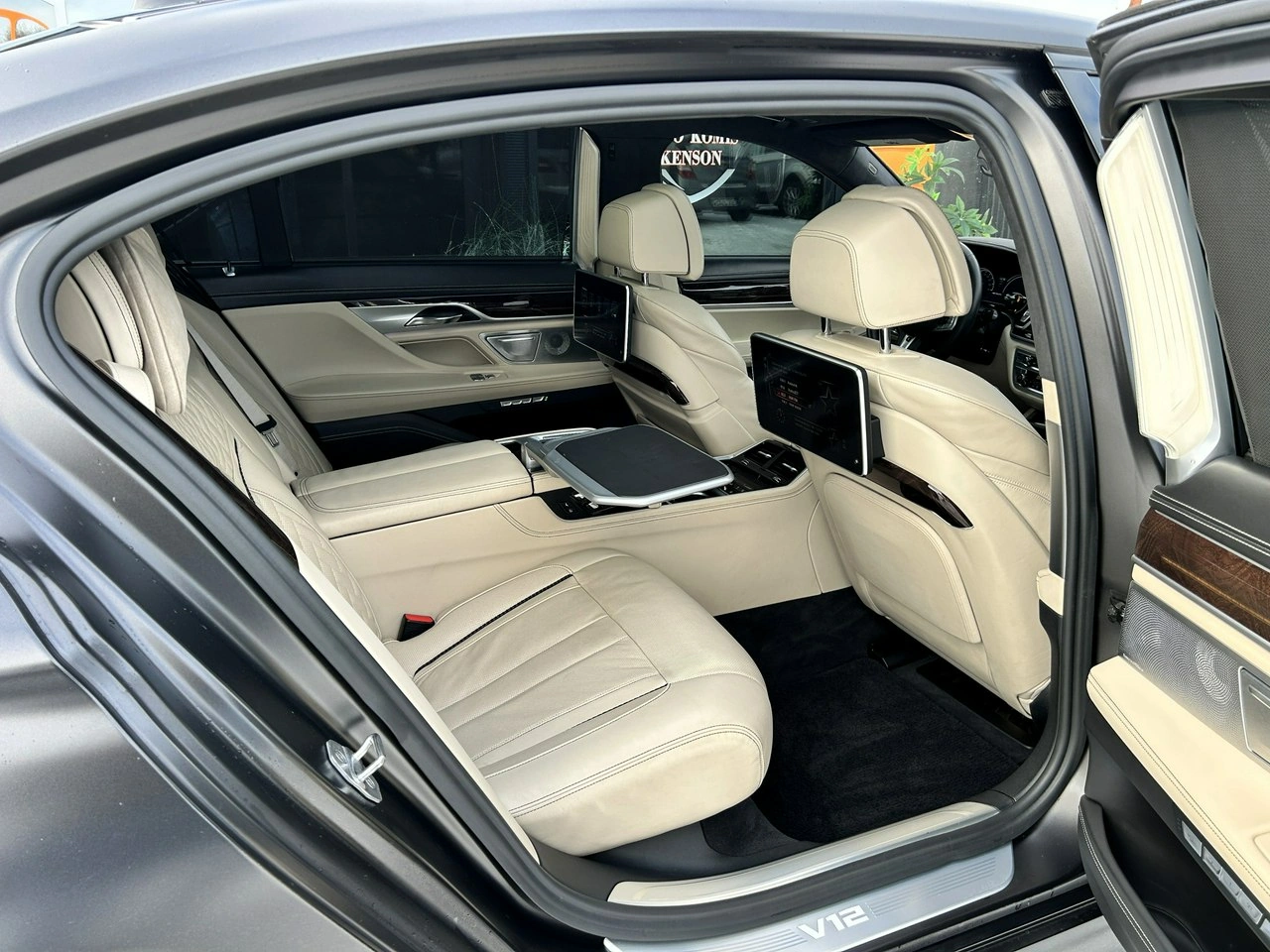 BMW M760 - Zdjęcie 33