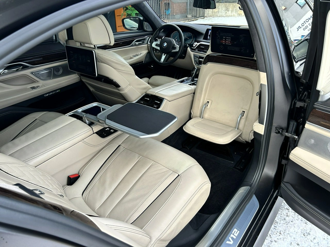 BMW M760 - Zdjęcie 36