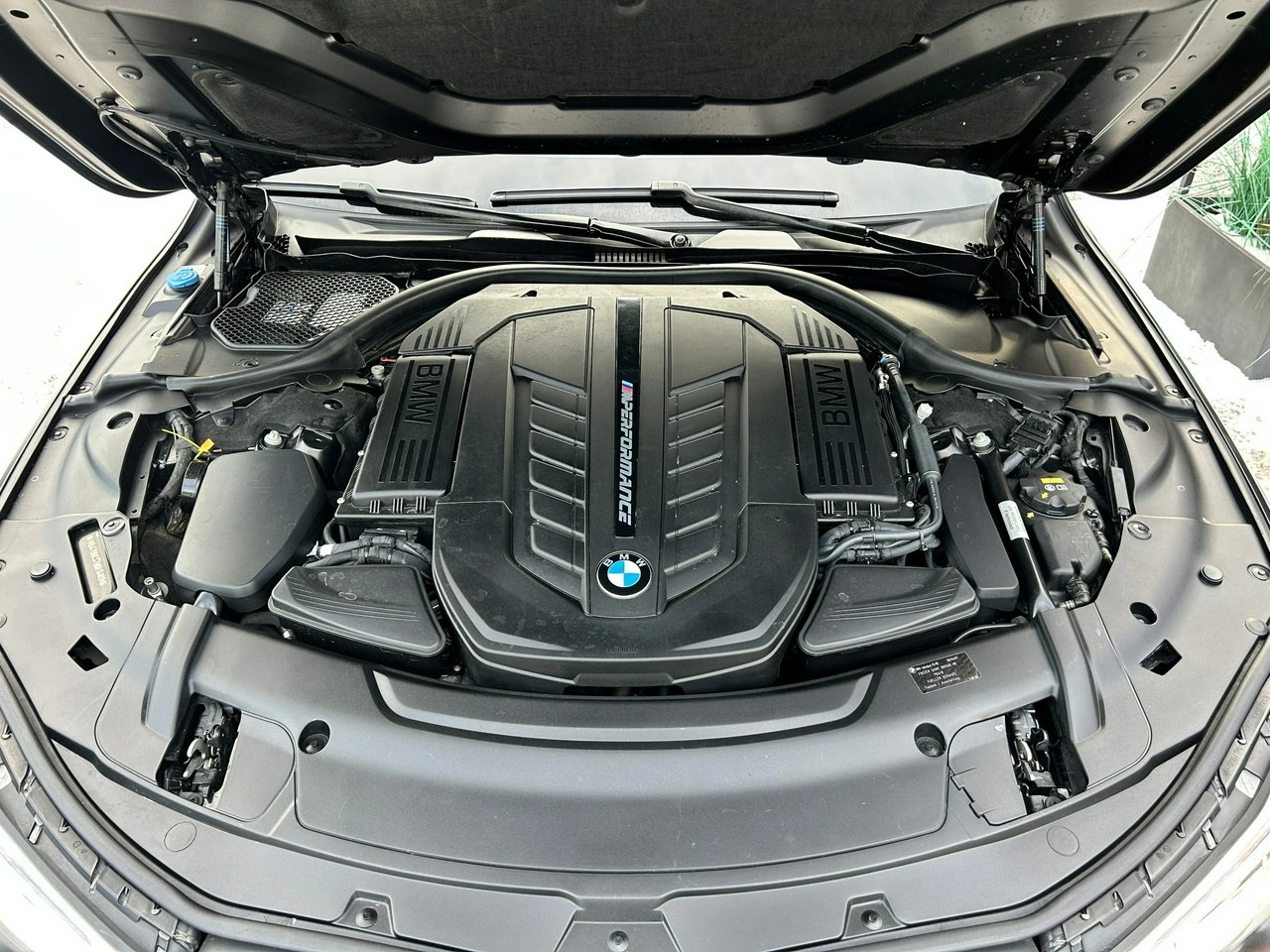 BMW M760 - Zdjęcie 47