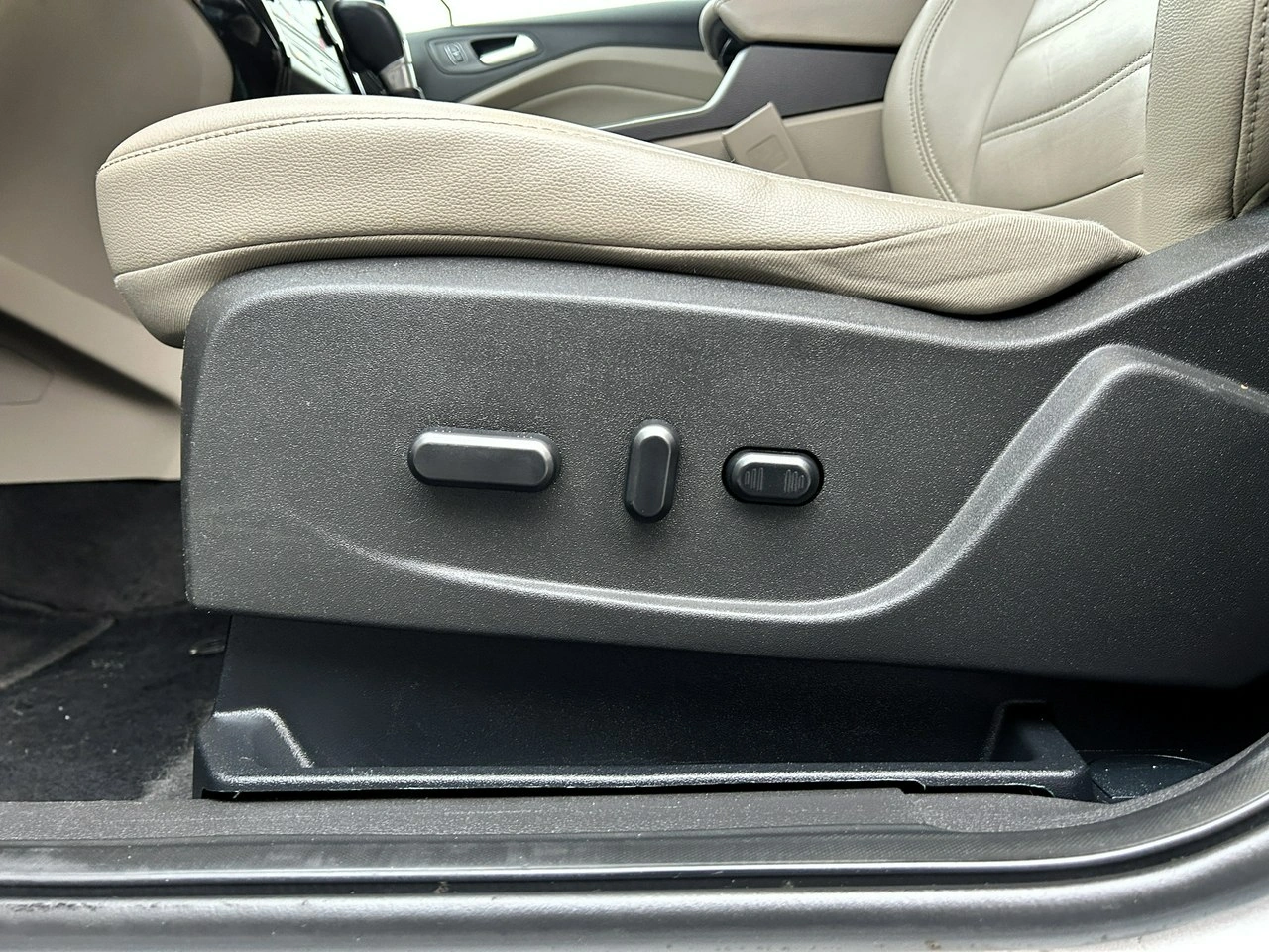 Ford Escape - Zdjęcie 11