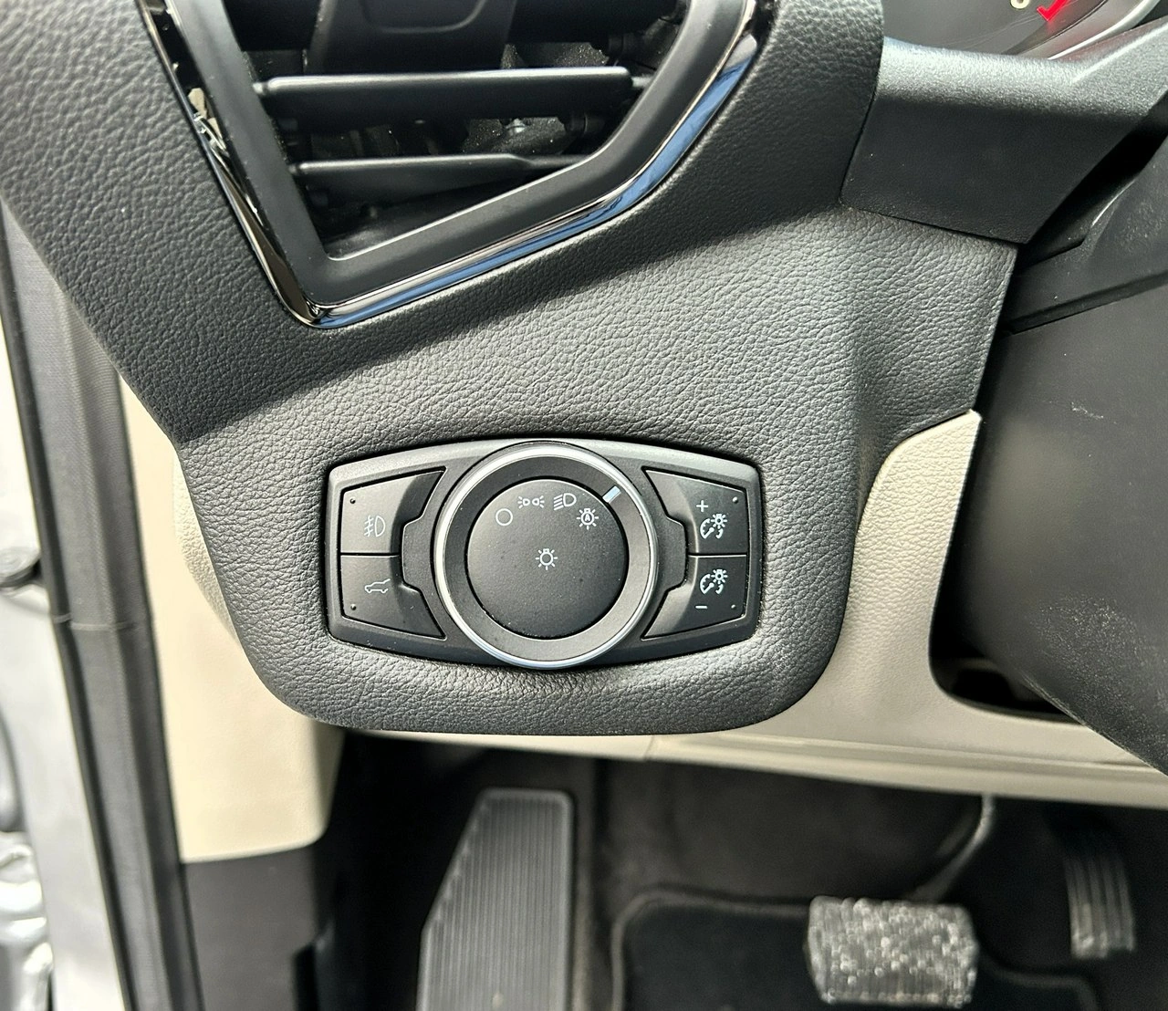 Ford Escape - Zdjęcie 12