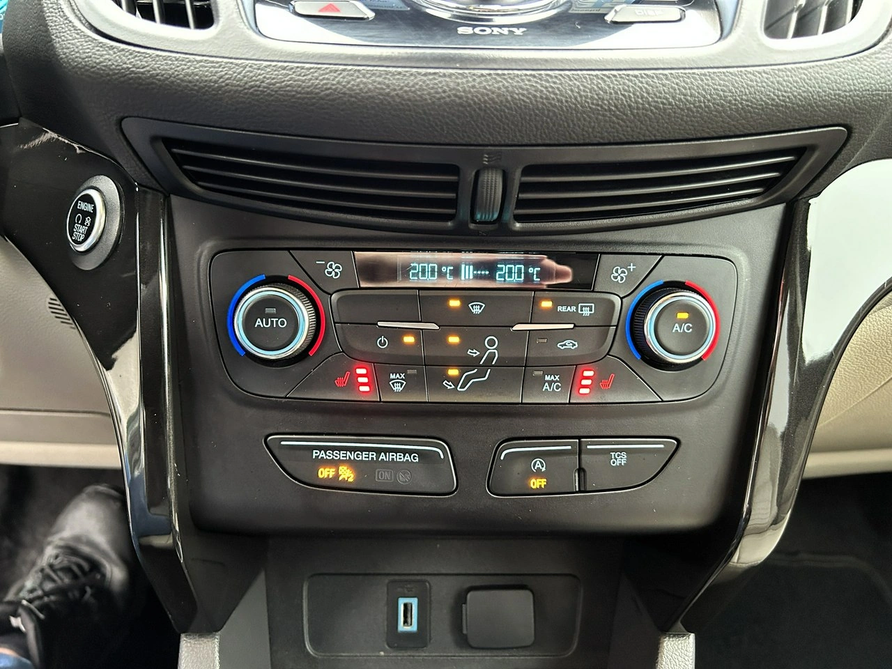 Ford Escape - Zdjęcie 23