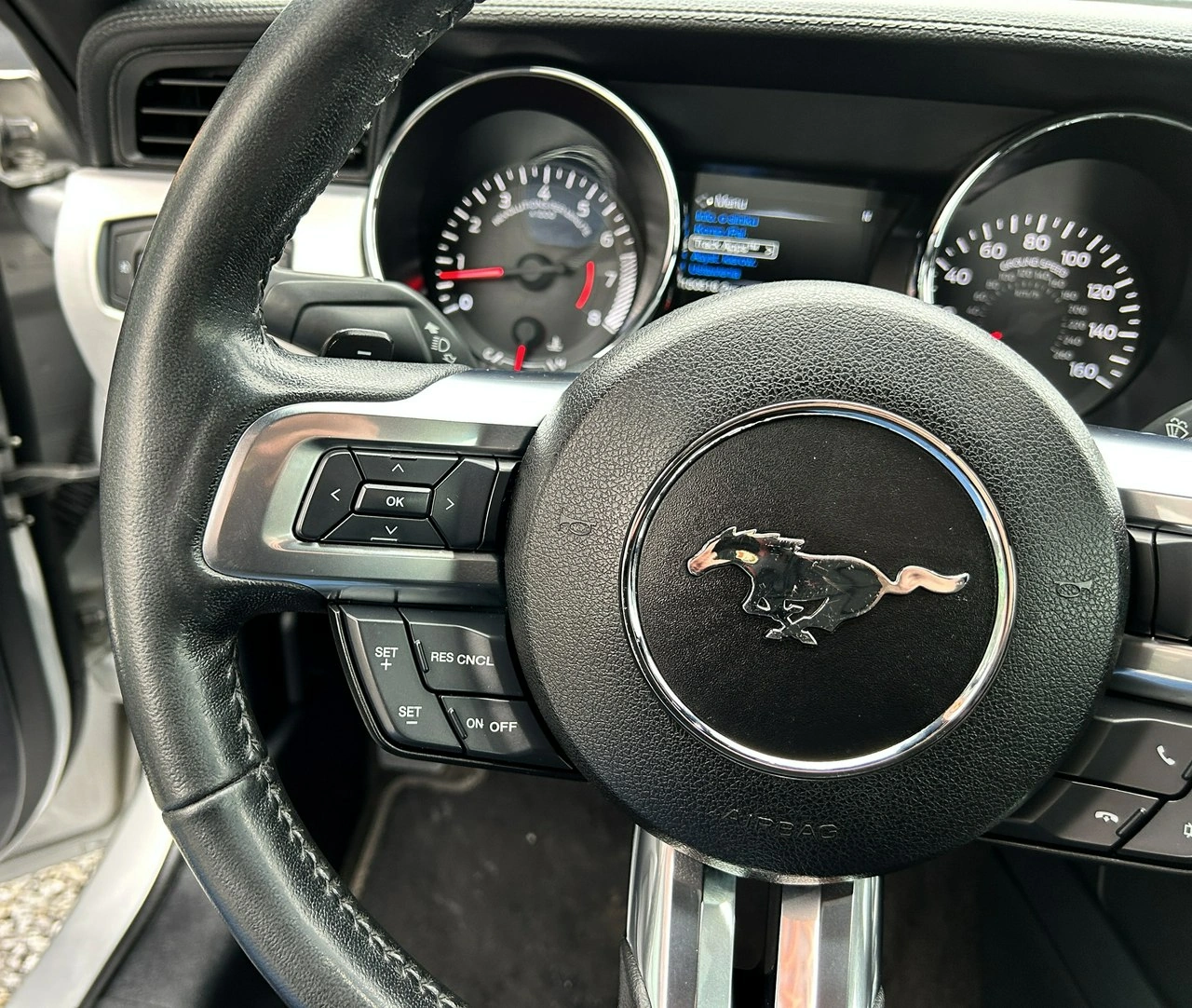 Ford Mustang - Zdjęcie 15