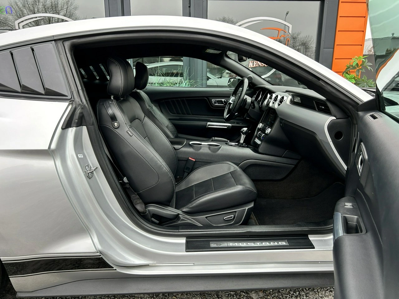 Ford Mustang - Zdjęcie 30