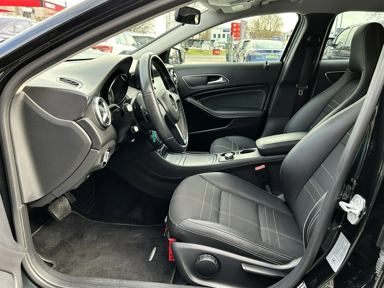 Mercedes GLA 200 - Zdjęcie 9
