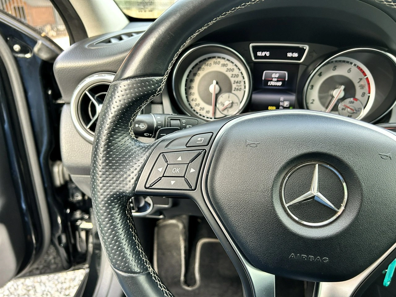 Mercedes GLA 200 - Zdjęcie 14